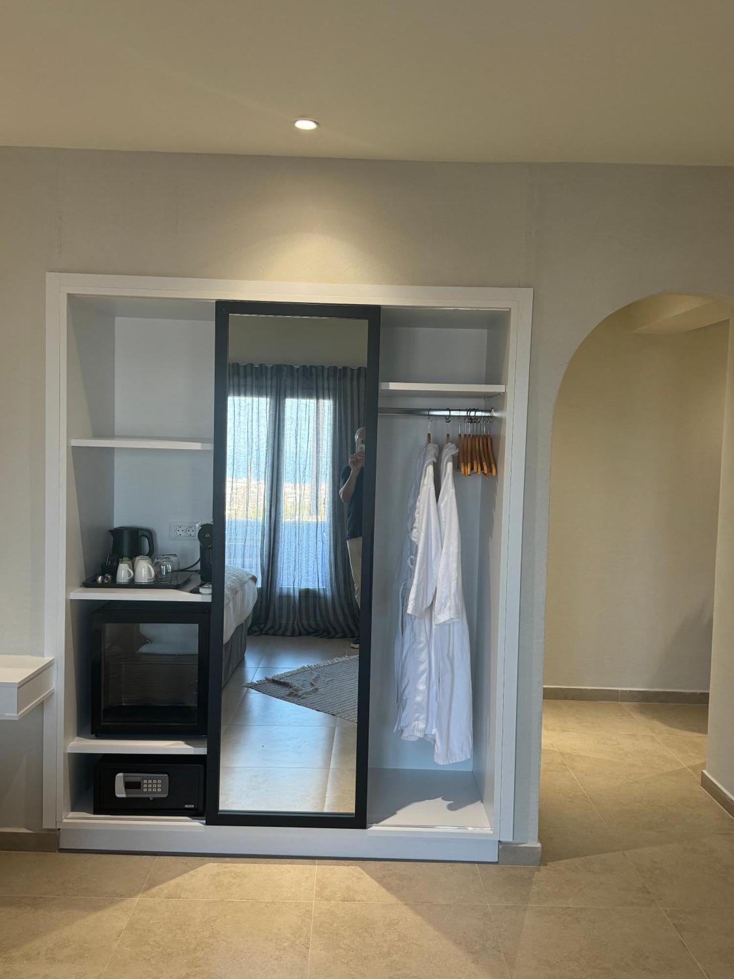 The Noverian Bios Santorini Boutique Hotel ثيرا الغرفة الصورة