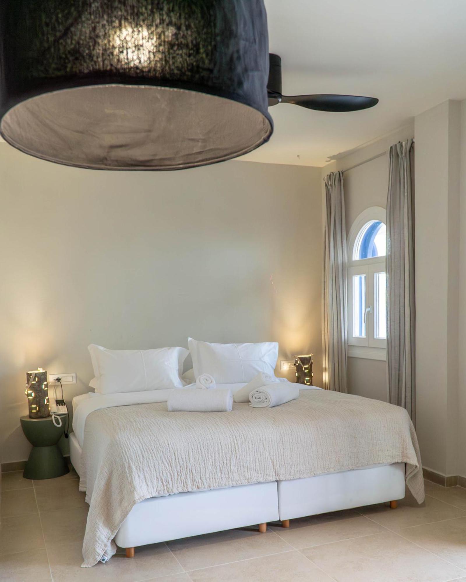 The Noverian Bios Santorini Boutique Hotel ثيرا الغرفة الصورة